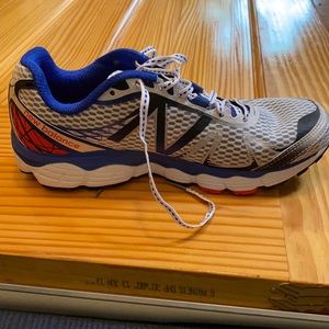 New Balance Running Shoes 880 v4 (never worn)